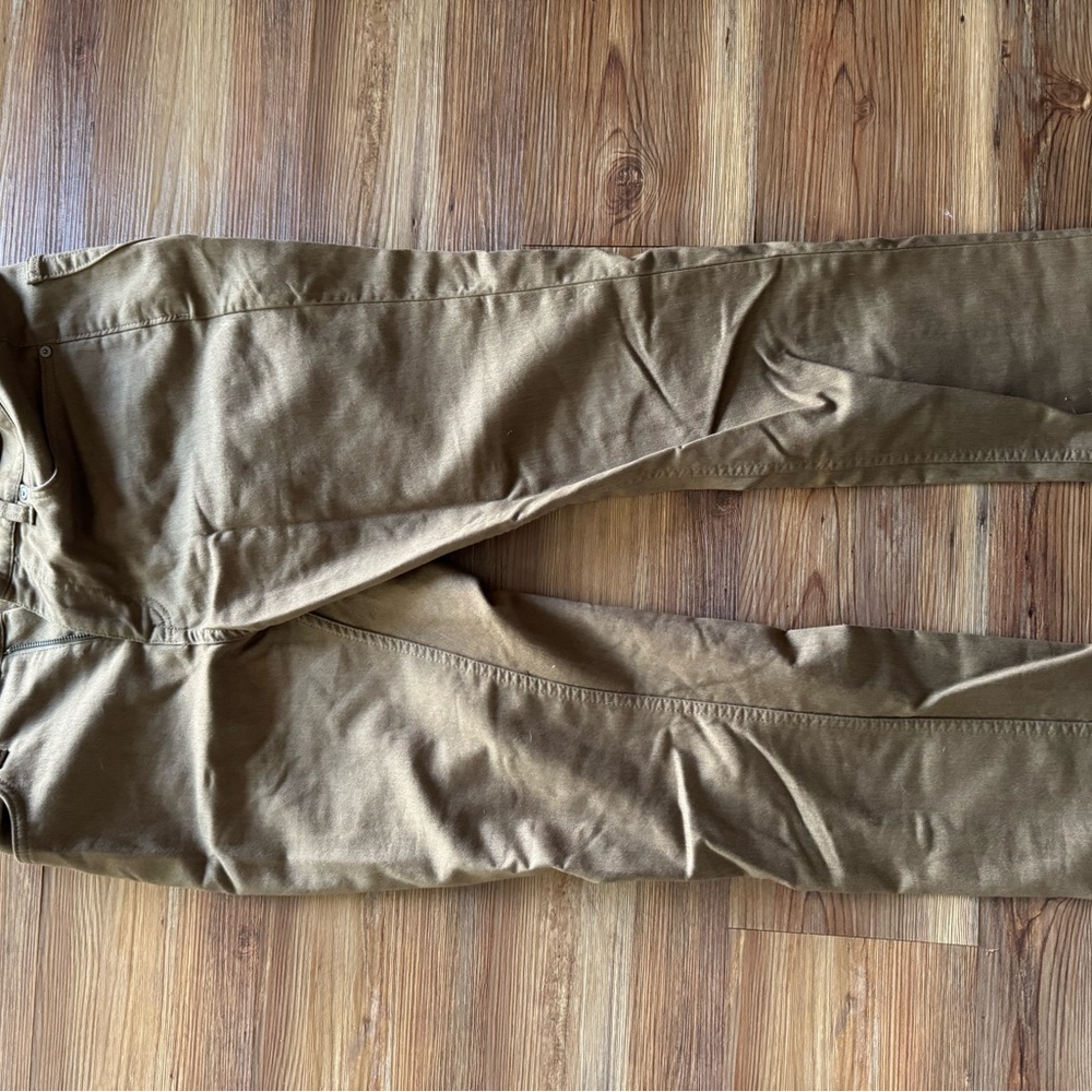 Banana Republic Tan travelers Chinos Relaxed Fit
